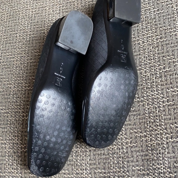 Bruno Magli Block Heel Flat 9.5 - Picture 6 of 8